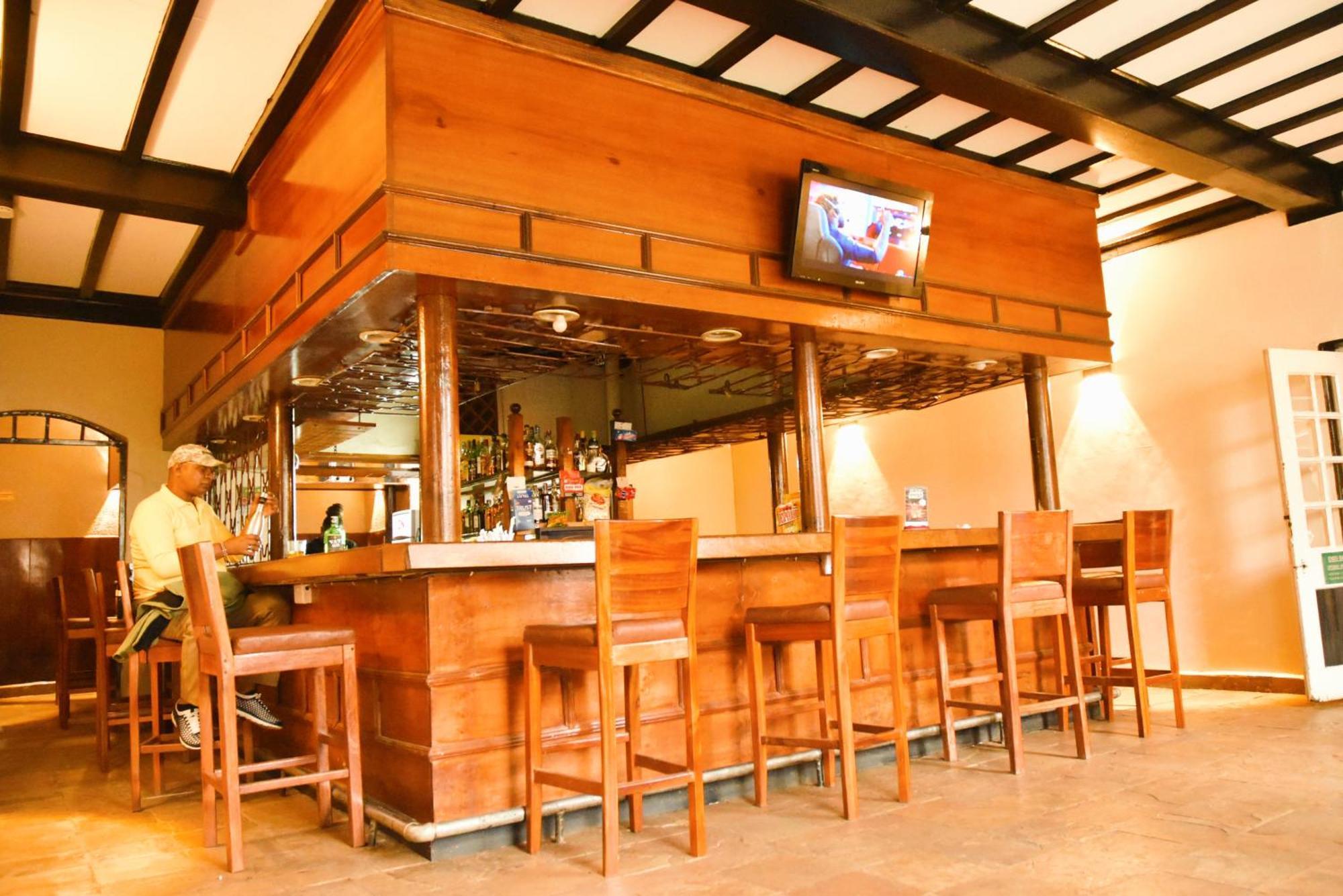 Wagon Wheel Hotel 엘도레트 외부 사진