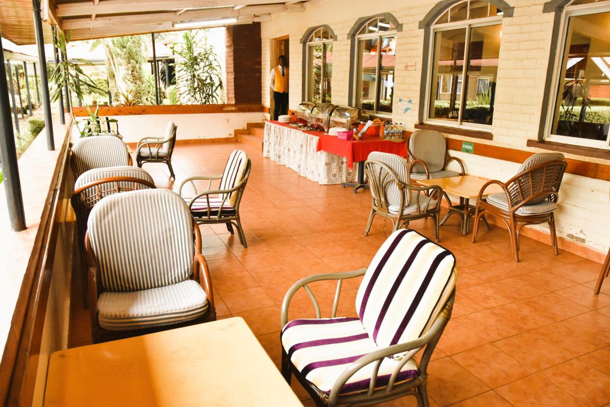 Wagon Wheel Hotel 엘도레트 외부 사진