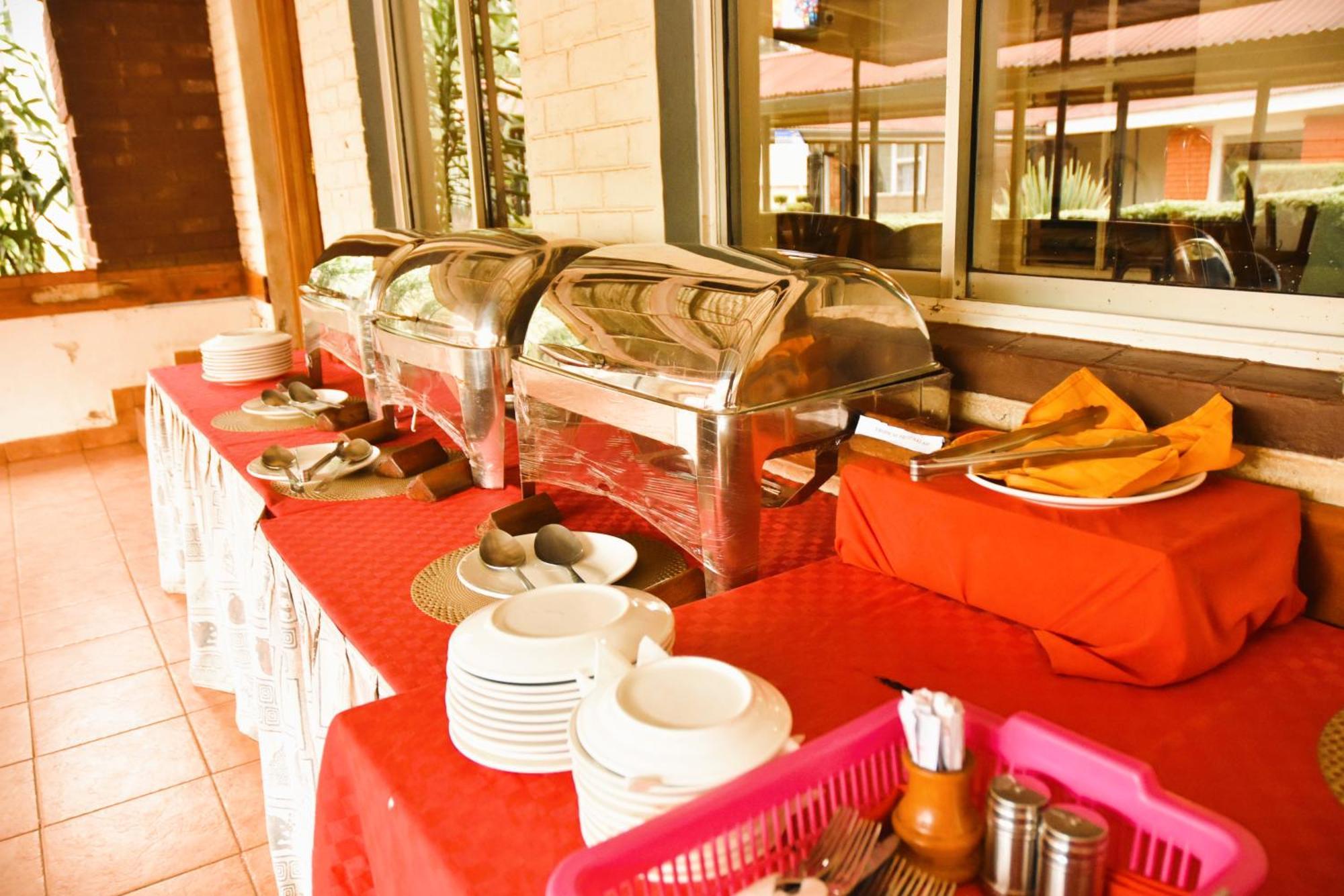 Wagon Wheel Hotel 엘도레트 외부 사진