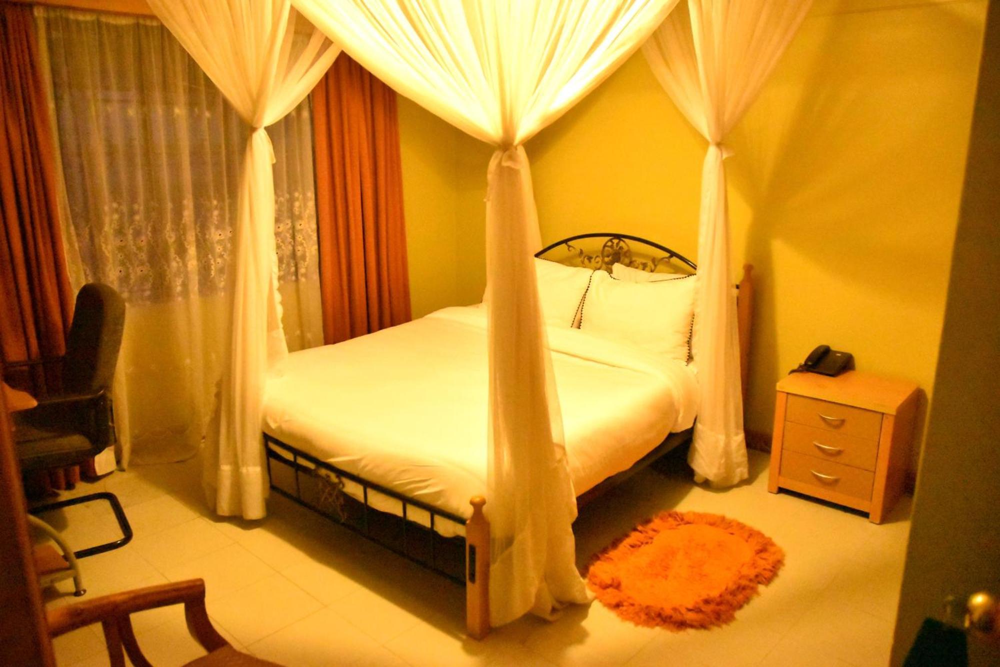 Wagon Wheel Hotel 엘도레트 외부 사진