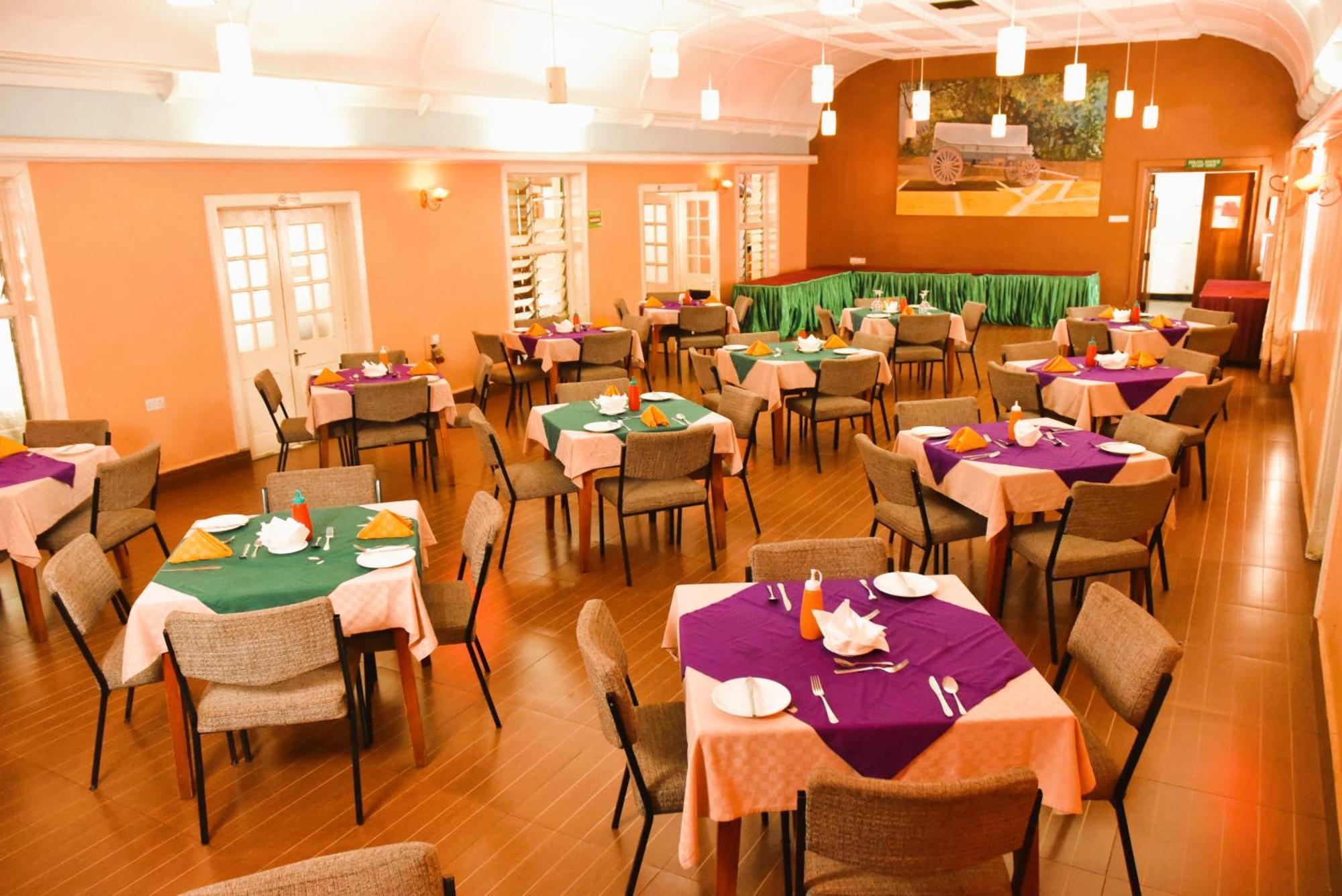 Wagon Wheel Hotel 엘도레트 외부 사진