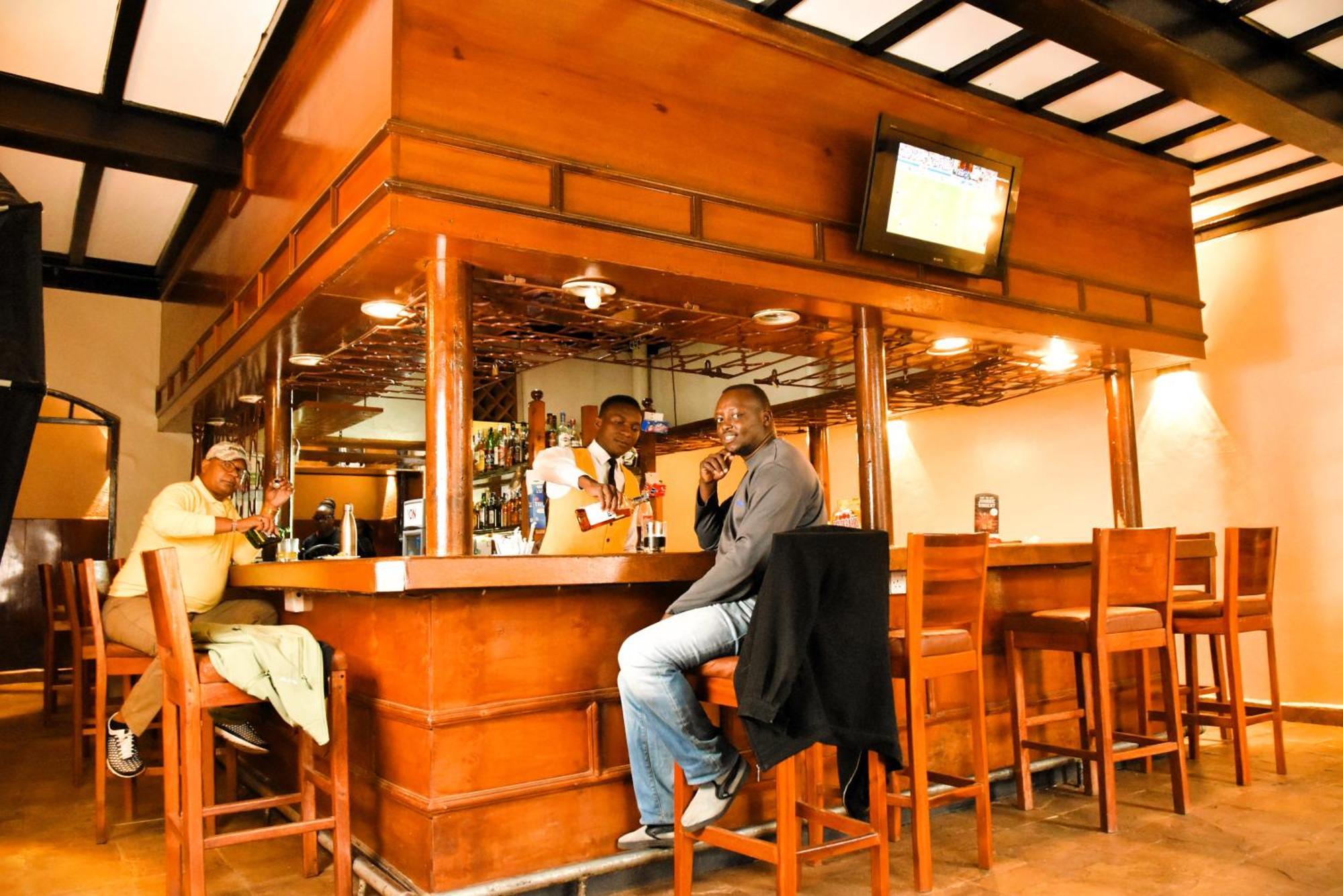 Wagon Wheel Hotel 엘도레트 외부 사진